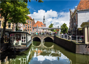 When engaging citizens is a child’s game: the Alkmaar experiment