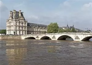 Cities: surviving floods and significant whims of the weather